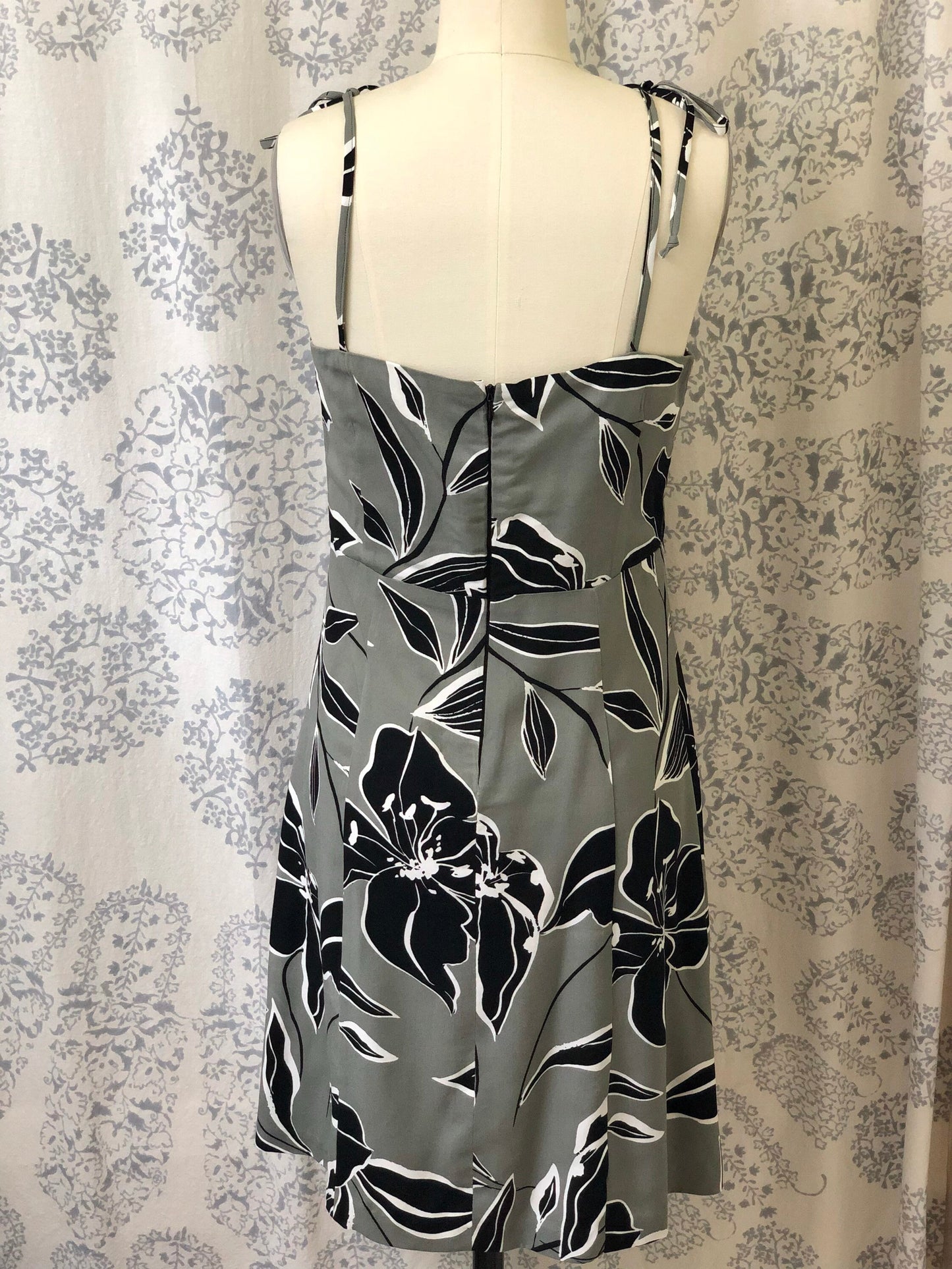 Sparrow & Lilly O’ahu Tropical floral Square neck dress size med